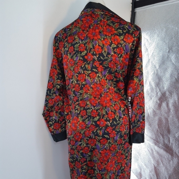 FANTASIES BY MORGAN TAYLOR size small floral robe. - Picture 5 of 6